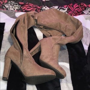 Thigh boots